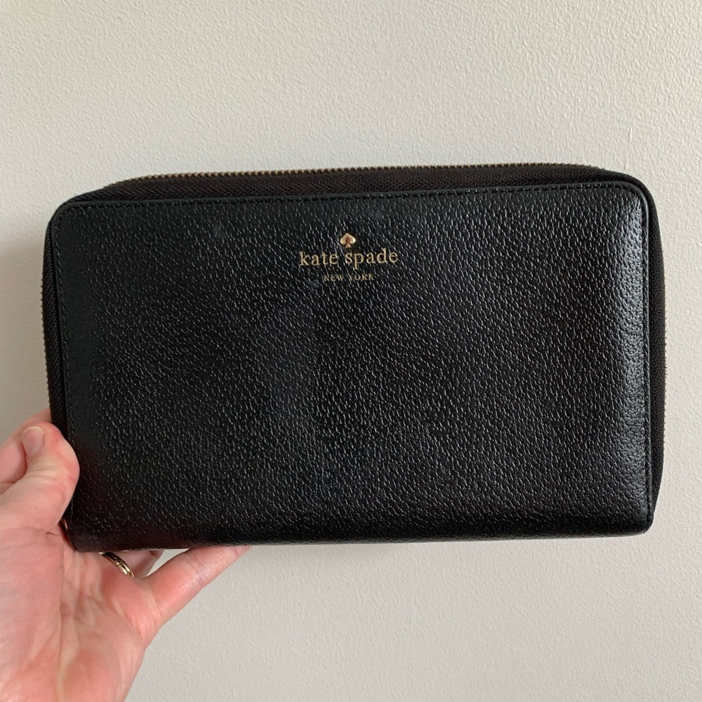 Kate Spade Travel Wallet - GUC